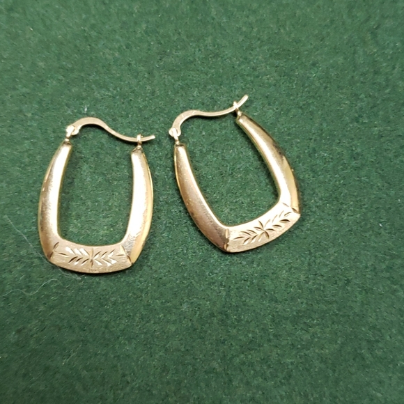 Jewelry - 14k Yellow Gold Earrings